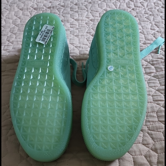 PUMA Suade Classic Mono Iced Sneakers - Picture 8 of 8